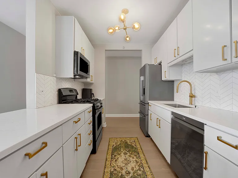 630 N State St #2208 — Photo 20