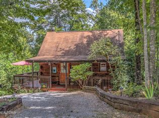 2402 E View Dr, Sevierville, TN 37876