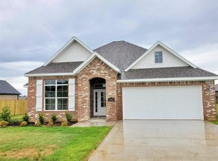4400 SW Flagstone Blvd, Bentonville, AR 72712