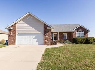 1440 Dale Dr, Troy, IL 62294