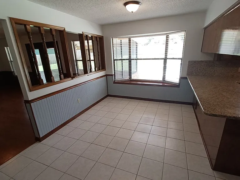 2295 Foxwood Dr — Photo 12