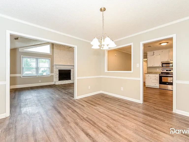 350 Cowan Rd SE — Photo 6