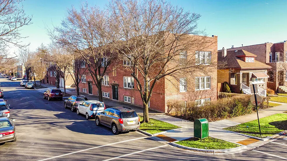 2 bed, 850 sqft, $1,350 — Photo 1