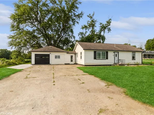 200 6th St NE, Mitchellville, IA 50169