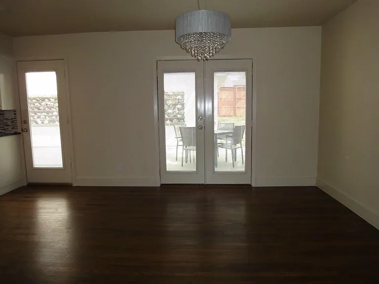 6831 La Vista Dr — Photo 3