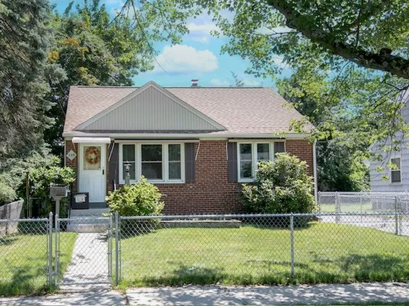 239 El Paso St, Springfield, MA 01104