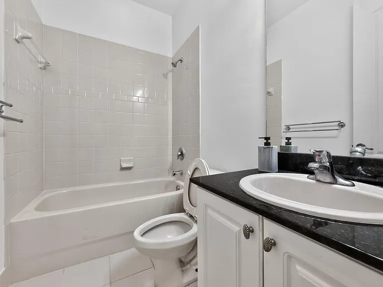 625 SW 146th Ter — Photo 15