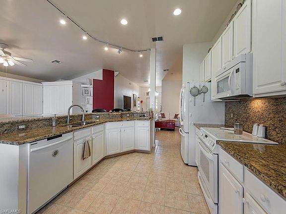 3rd image of 14983 Savannah Dr