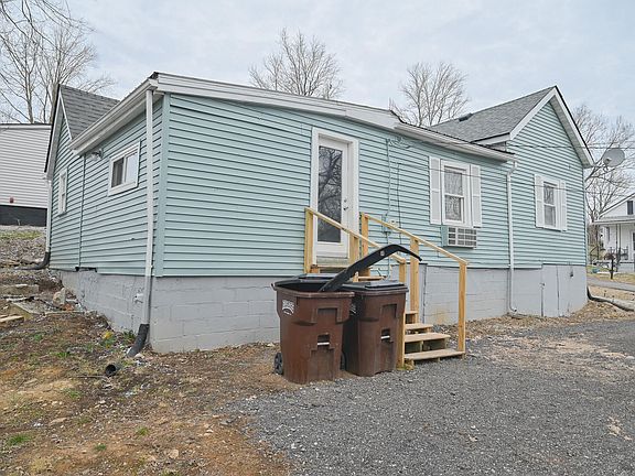2nd image of 207 W 4th St