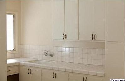 5th image of 10236 McClemont Ave APT B