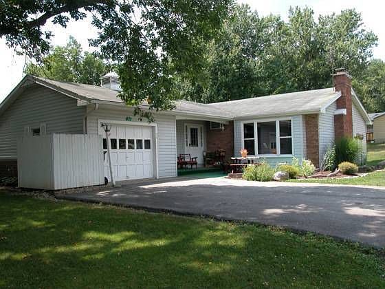 1st image of 20 Linda Ln