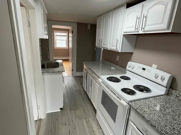 8 Underwood St #3, Worcester, MA 01602