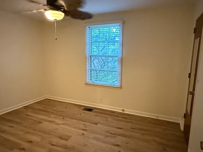119 Lakebrink Dr — Photo 14