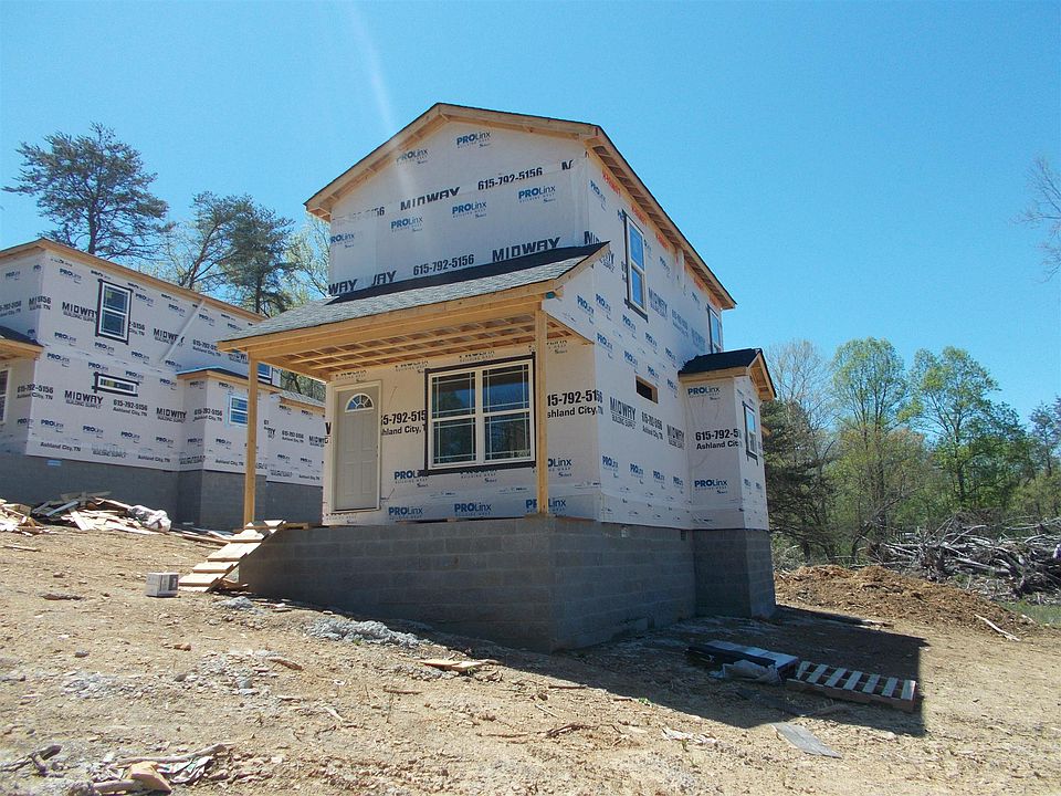 2nd image of 3 Maple Dr