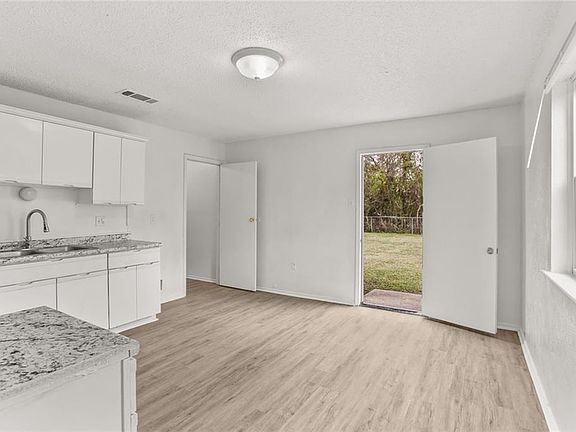 3rd image of 6712 Carver Dr