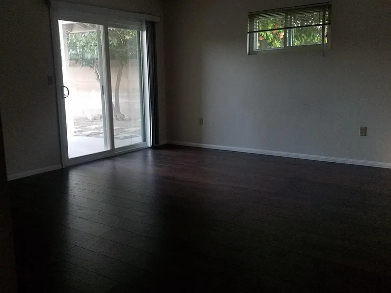 4281 Warwick Ct — Photo 6