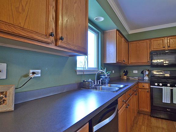 4th image of 2822 River Bend Ln