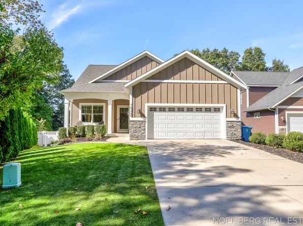 16269 Heron Dr, Spring Lake, MI 49456