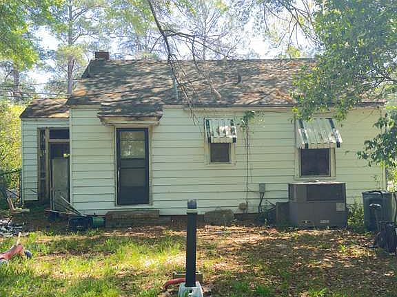 4th image of 1219 Burton Ave