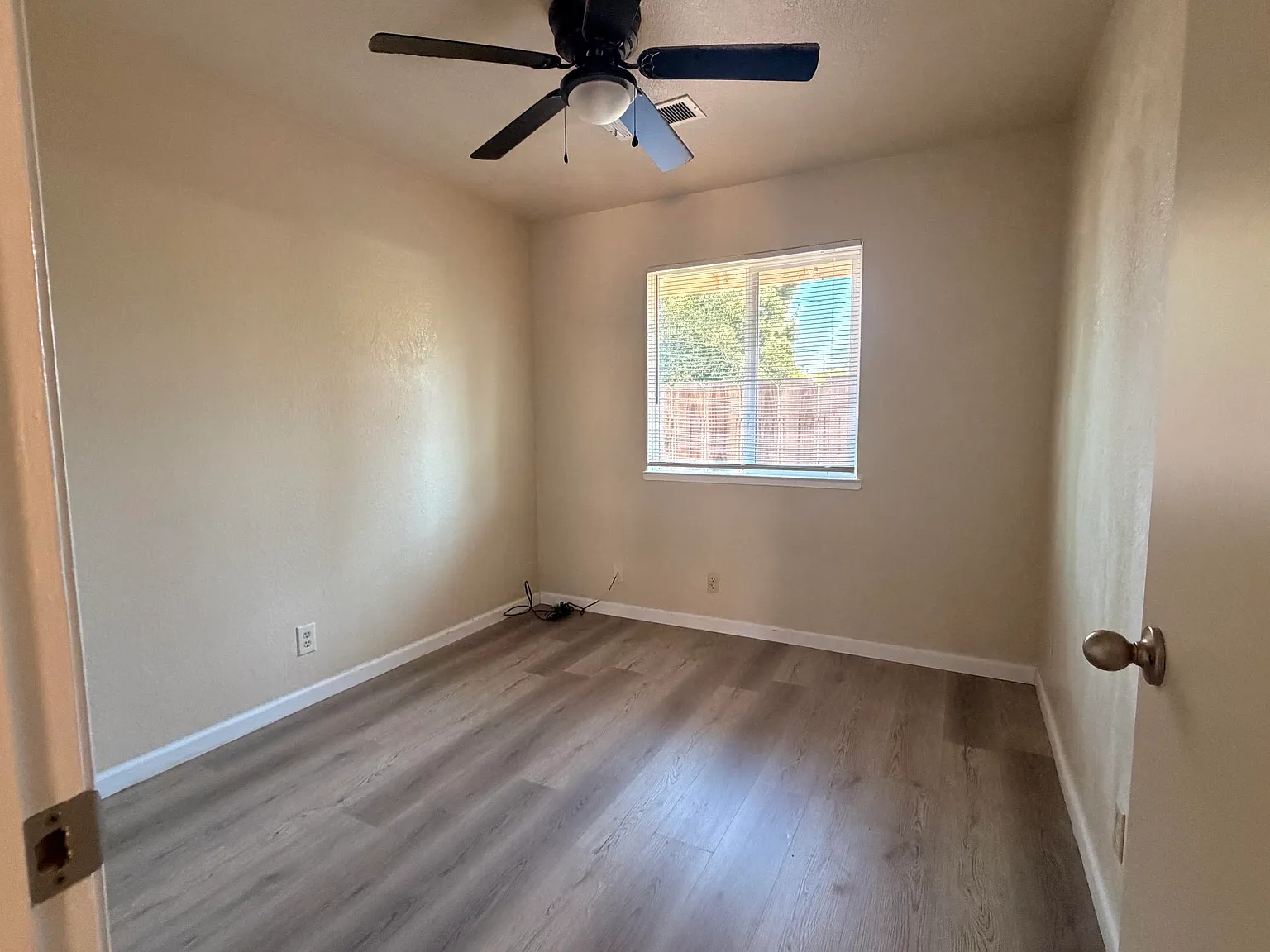 2 bed, $1,400 — Photo 4
