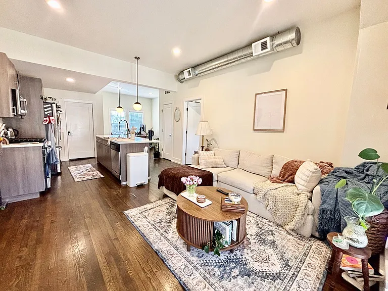 Roanoke Apartments — Photo 6