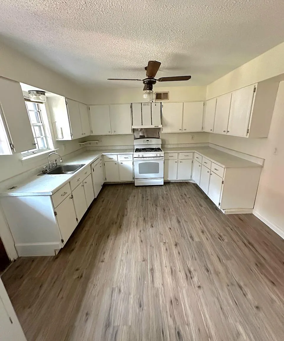 2 bed, 871 sqft, $1,000 — Photo 2