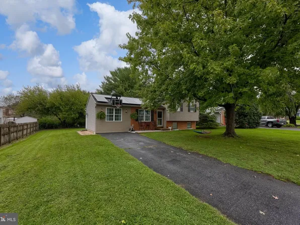 1504 McFarland Dr, Landisville, PA 17538