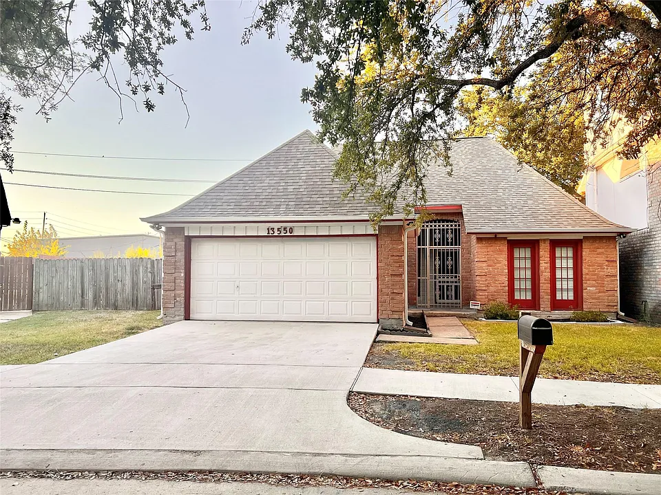 13550 Quetzal Ln