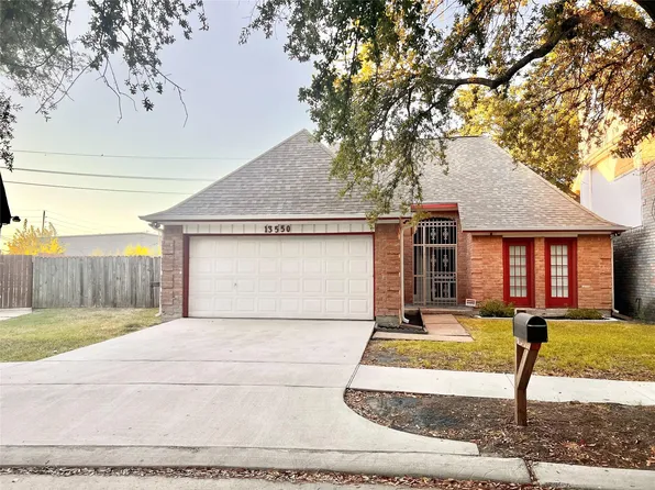 13550 Quetzal Ln, Houston, TX 77083