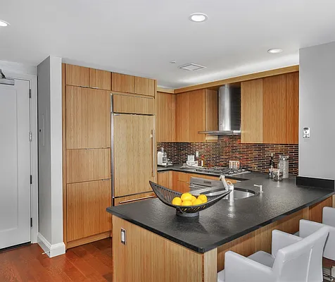 Sold by LG Fairmont Group | media 3