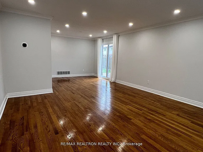 163 Ingleton Blvd #UPPER — Photo 6