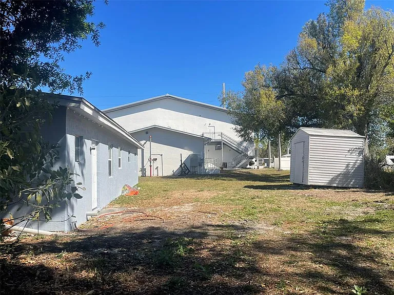 525 E Helen Ave — Photo 6