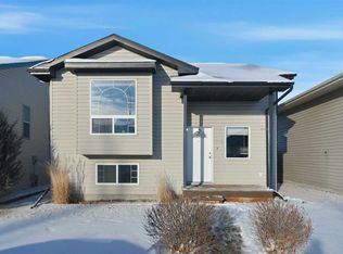 256 S Deschner Close, Red Deer, AB T4R 3C2