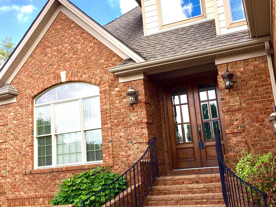 637 Andover Village Pl