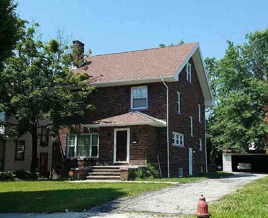 3rd image of 3273 Altamont Ave