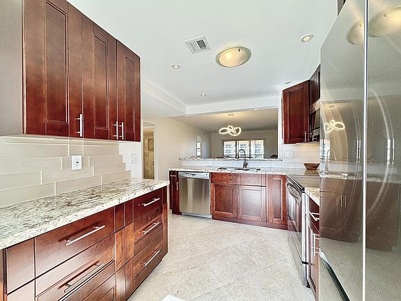 5th image of 2871 N Ocean Boulevard #D410