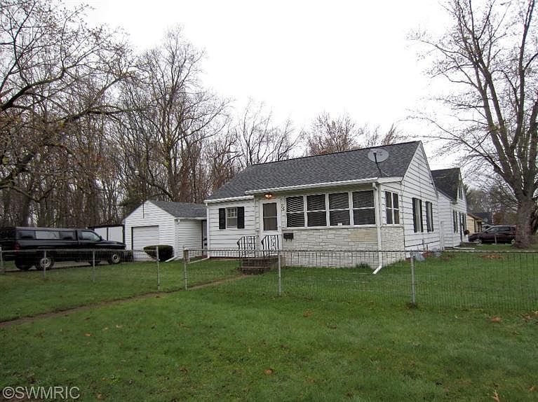 1st image of 100 Maryland Dr