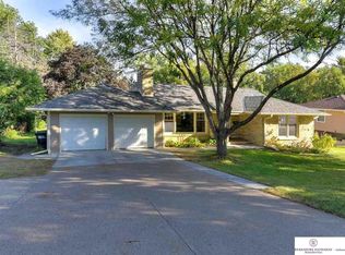 7930 Pacific St, Omaha, NE 68114