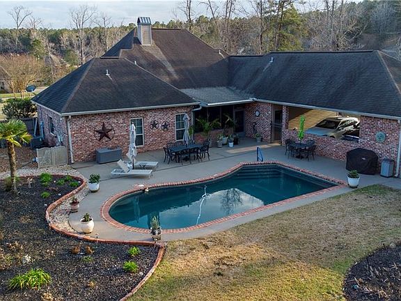 2nd image of 1453 Lake Dr