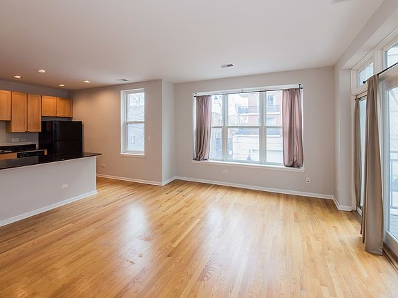 5th image of 906 N Larrabee St APT B