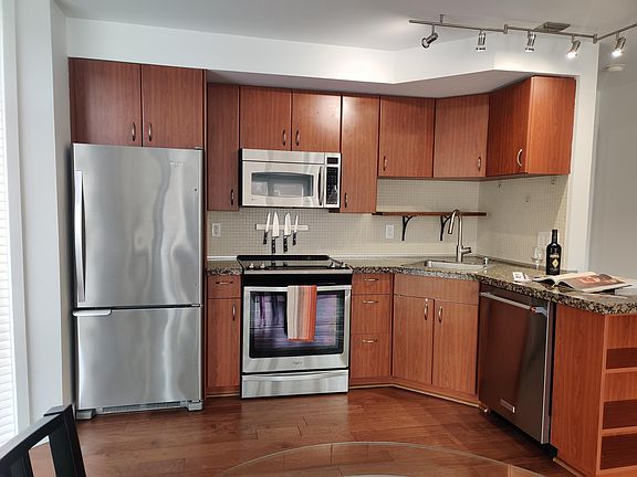 2nd image of 103 Bellevue Ave E APT 300