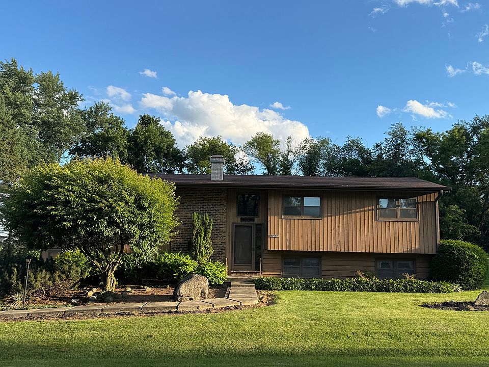 1st image of 32W717 Hecker Dr