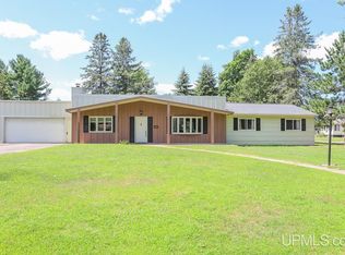 1020 S Kimberly Ave, Iron Mountain, MI 49801