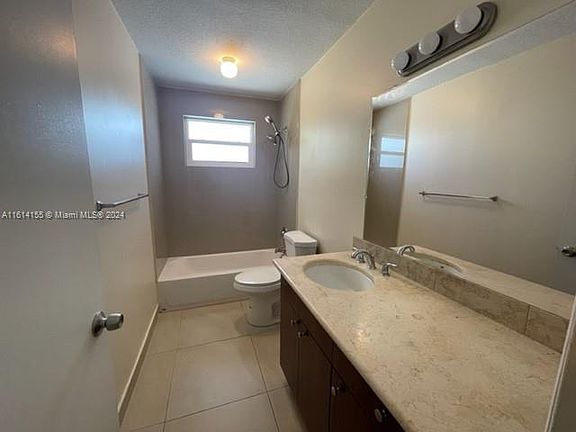 4th image of 18233 Oleta Dr Unit 18233