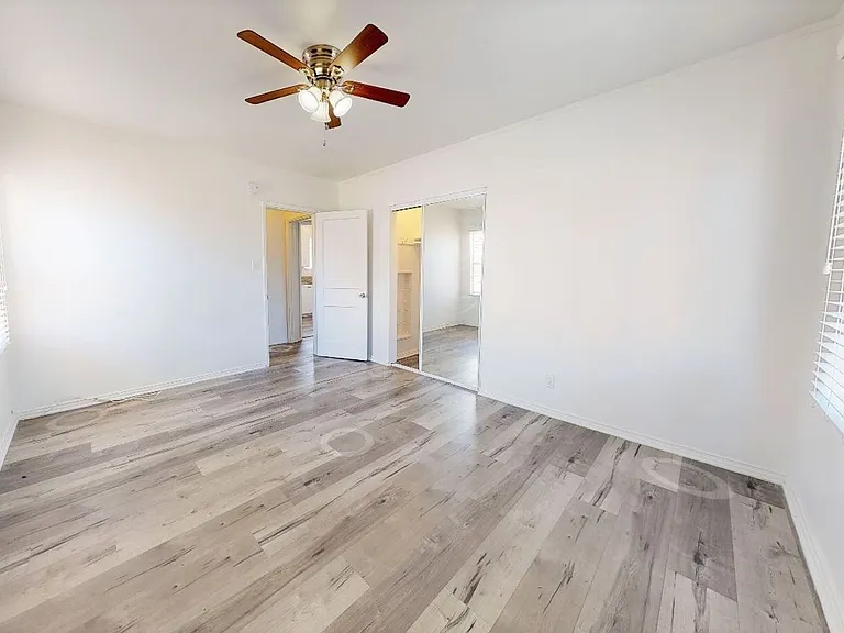 1136-1160 N. El Centro Ave — Photo 28