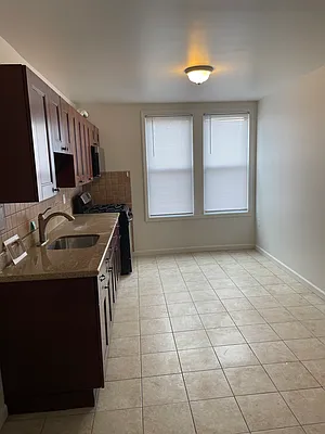 Rented by DONNA DEMKOWICZ REAL ESTATE CORP | media 11