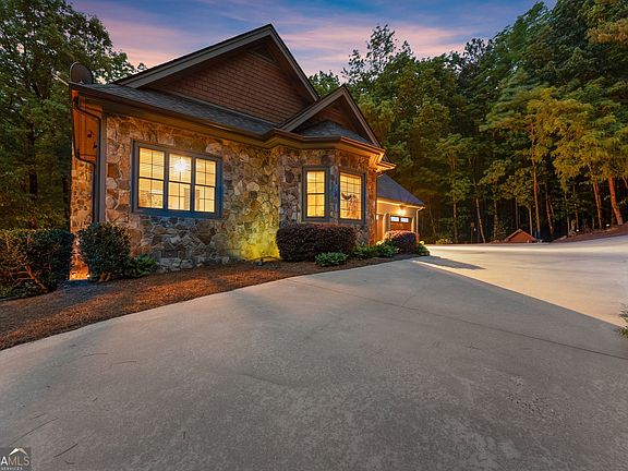 3rd image of 415 Yates Cir