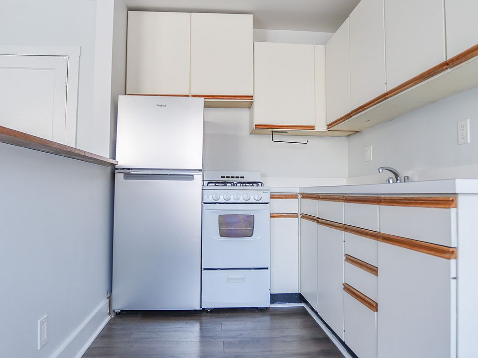 1st image of 3727 N Pine Grove Ave APT 210