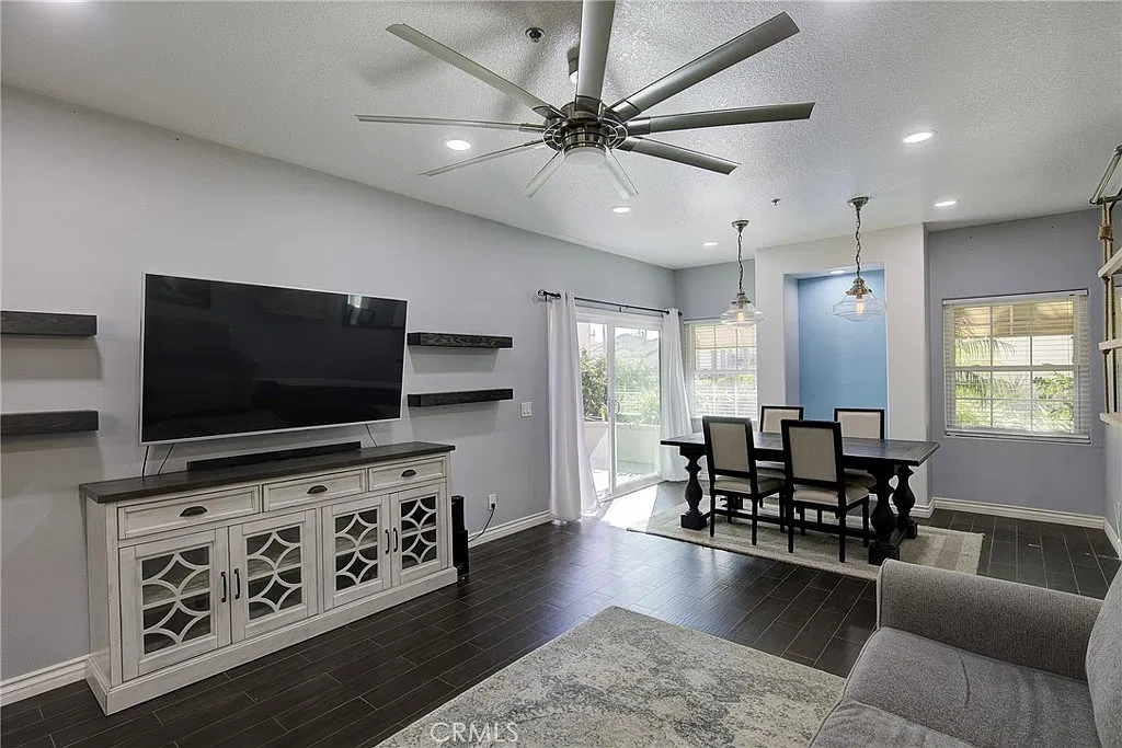 1 bed, 838 sqft, $3,100 — Photo 4