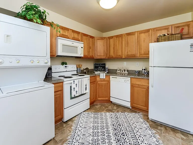 Sherwood Village Apartment Homes — Photo 1